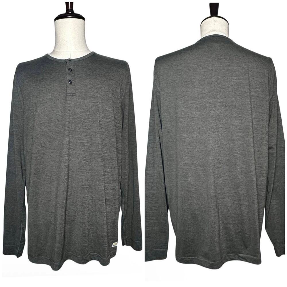 Vuori | Men | Ease Charcoal Heather Performance Long Sleeve Henley Shirt | XL